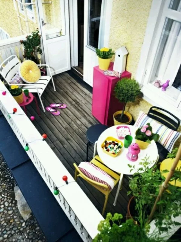 terrassengestaltung ideen privates cafe zu hause farbige balkonmöbel