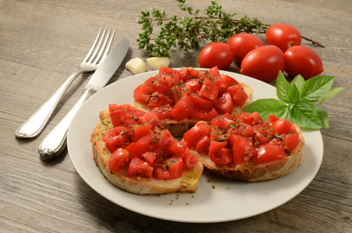 Bruschetta mit Tomaten tymian