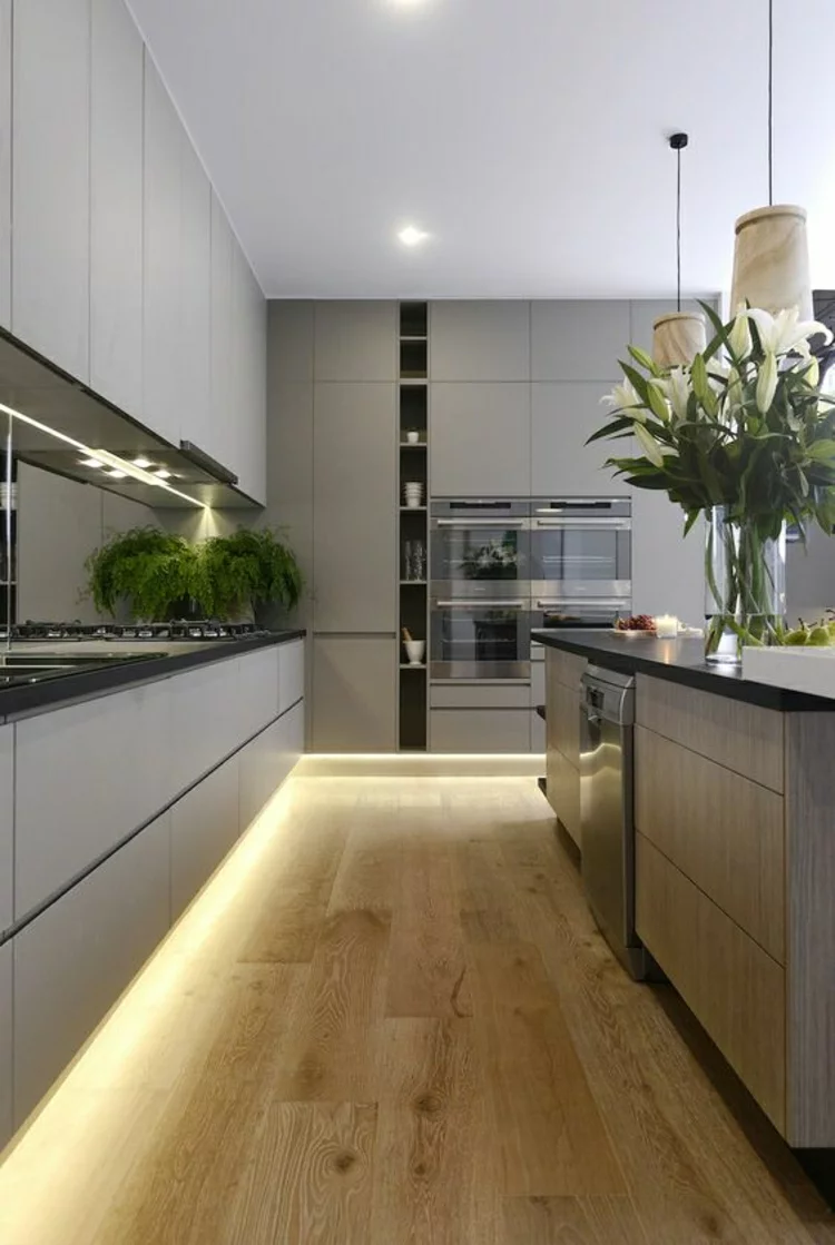 schöne Küchen Bilder Küchendesign moderne Küchengestaltung indirekte Beleuchtung