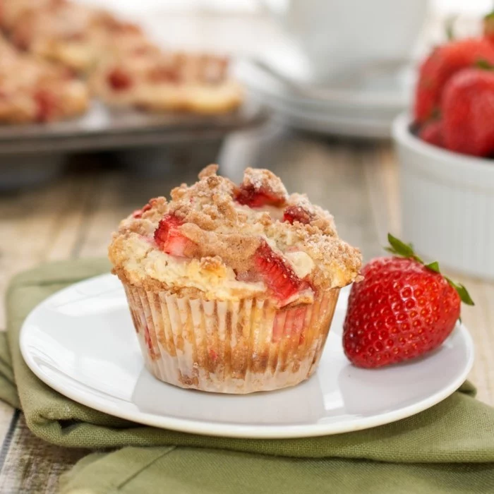 muffin mit erdbeeren als eine suesse versuchung