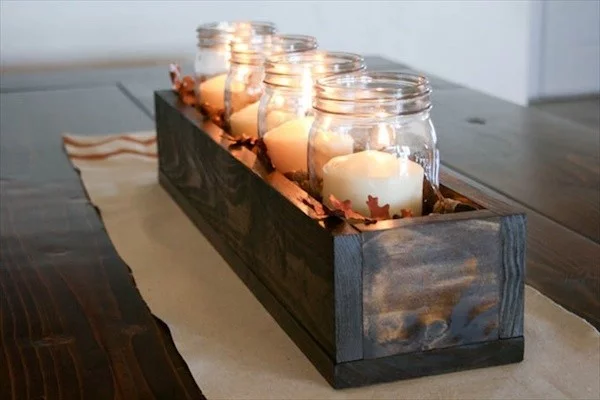 Herbstdeko kleines Tablett brennende Kerzen sehr stilvoll