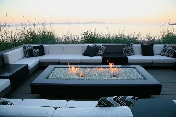 Feuerstellen luxuriöse Ruhe-Oase nah an der Meeresküste sehr schicke Möbel