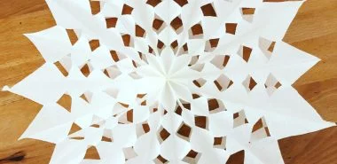 Papiersterne basteln - Ideen aus Butterbrottüten und anderen schlichten Materialien