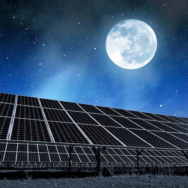 Energie vom Nachthimmel – Solarzellen auf den Kopf gestellt solarenergie bei nacht strom im dunkeln