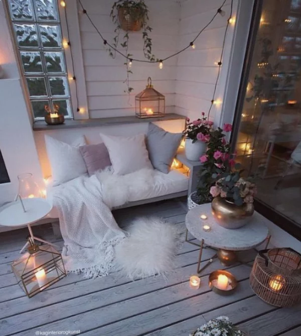 Weihnachtsdeko für Balkon in Weiß