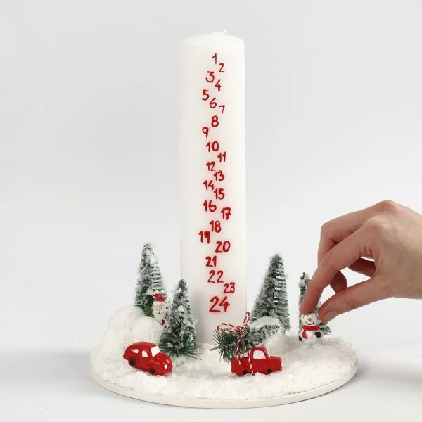 Kerzen dekorieren Adventskalender Weihnachtsdeko