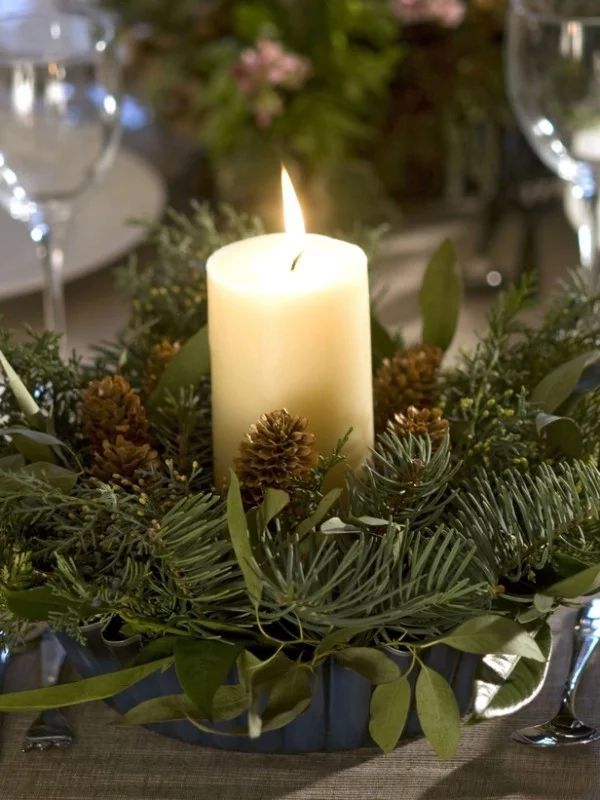 Kerzen dekorieren - Nadelbaum Ideen weihnachtsdeko