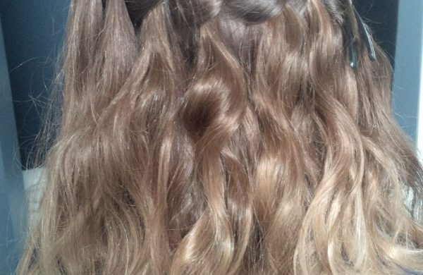 tolle Frisur Damen Haarstil Wasserfall Frisur