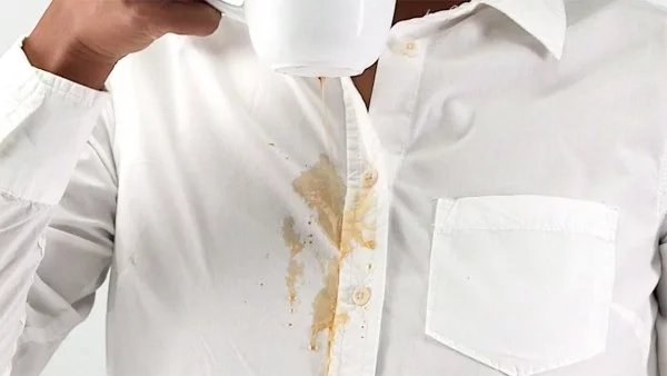 hemd saubermachen kaffeflecken entfernen