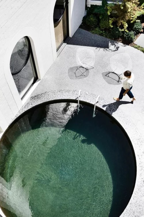 Runde Gartenpools rundes Schwimmbecken eingebaut rundherum Beton