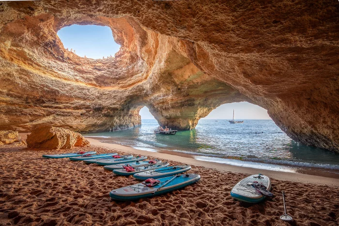 Der schönste Strand in Europa Benagil Cave Beach in Portugal Naturwunder Höhle im Wasser