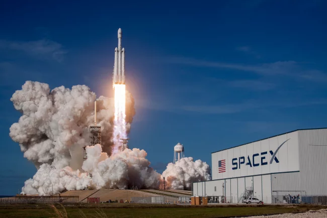 SpaceX Elon Musk Falcon-9-Rakete erster bemannter Flug zur ISS erfolgreiche Mission