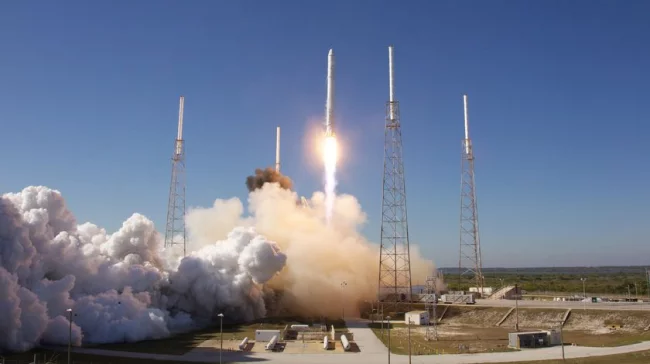 SpaceX Elon Musk Falcon-9-Rakete erster bemannter Flug zur ISS historische Mission
