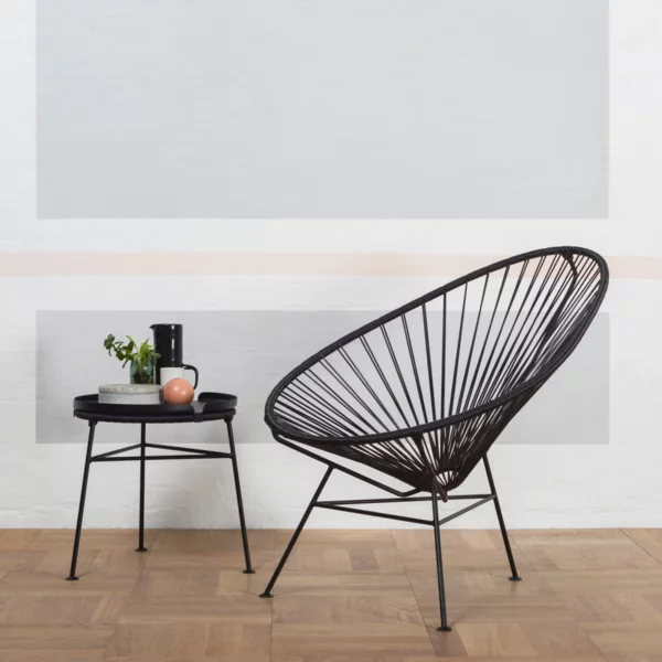 minimalistisch einrichten mit acapulco stuhl beistelltisch