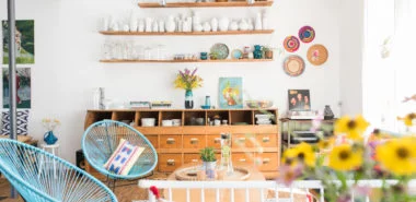 33 Farbenfrohe Dekoideen fürs Wohnzimmer für mehr sommerlichen Charme zuhause