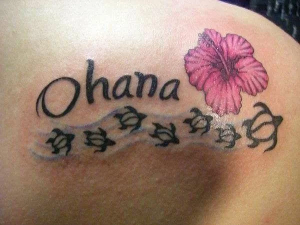 hawaiisches ohana tattoo hibiskus schildkröten