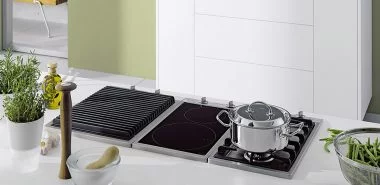 Wollen Sie perfekt Ihre Kochplatte reinigen? Hier finden Sie clevere Tipps dafür!