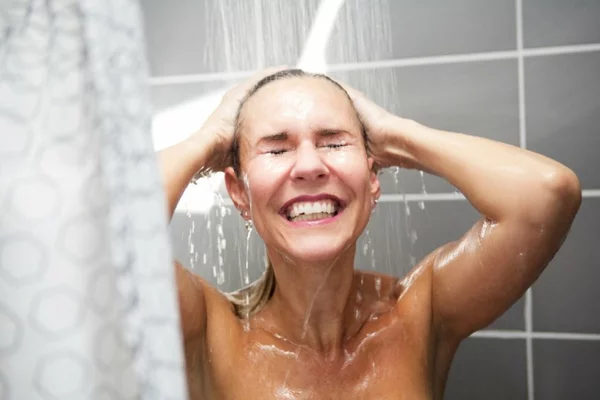 früh aufstehen kalte dusche druchblutung fördern