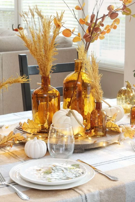 Deko Ideen mit Herbstblättern Tischdeko gute Laune Gemütlichkeit schaffen Gläser