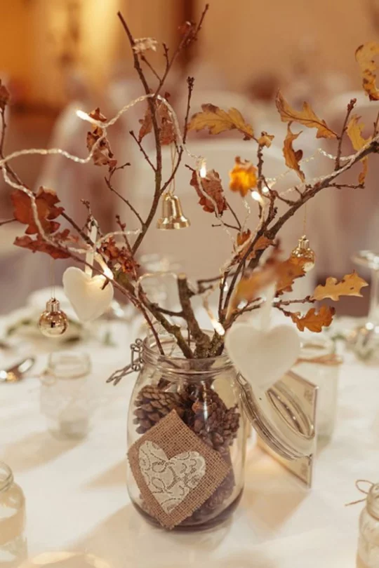 Deko Ideen mit Herbstblättern dekorieren bis Weihnachten festlicher Tischschmuck