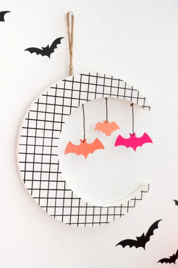 Fledermaus basteln mit Kindern zu Halloween – 50 bezaubernde Ideen und Anleitungen wanddeko mond halbmond