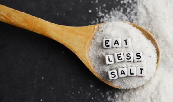Salzersatz weniger Salz zu sich nehmen Herzgesundheit gesunde Ernährung