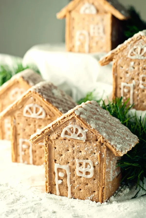 Lebkuchenhaus basteln zu Weihnachten – festliche Ideen, Rezept und Anleitung kracker crackers häuser salzig süß