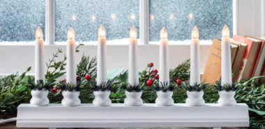 Weihnachtliche Fensterdeko sorgt für mehr festlichen Zauber zu Hause
