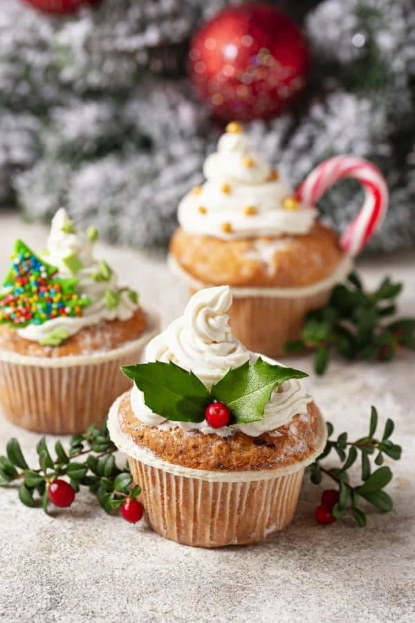 Weihnachtsmenü Ideen und Tipps Weihnachtsfeier veranstalten Cupcakes