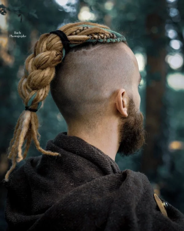 Wikinger Frisuren für Damen und Herren, inspiriert von der nordischen Kultur mohawk frisur herren dreads