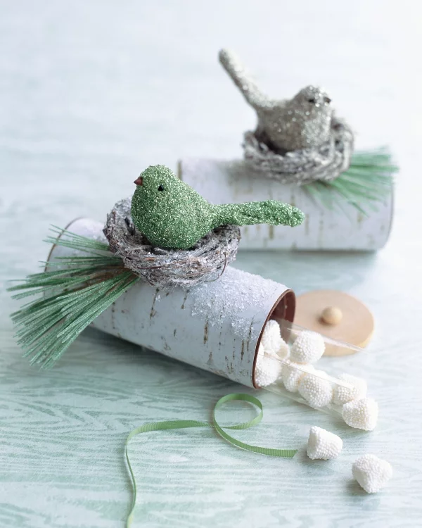 Basteln mit Toilettenpapierrollen zu Weihnachten – kreative Upcycling Ideen und Anleitung geschenke überraschung bonbons vogel birken rinde