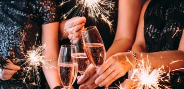 Silvester zu Hause feiern - 8 Tipps, um das neue Jahr in guter Laune zu empfangen