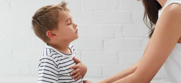 Achtsamkeitsübungen für Kinder Herzschlag hören