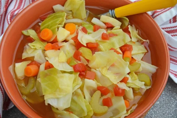 Suppendiät Vorteile Nachteile Diätsuppen Kohlsuppe