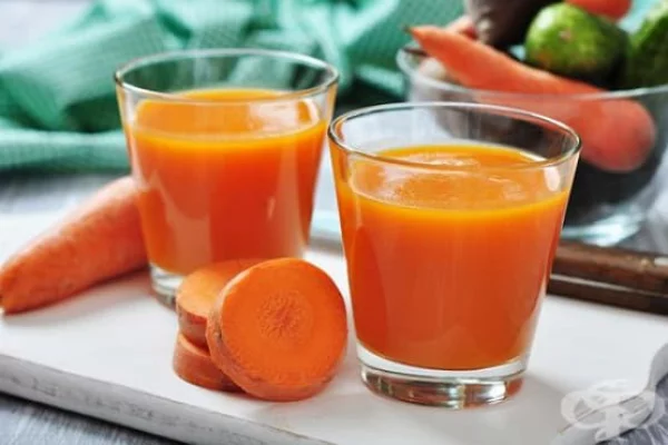 strahlende Gesichtshaut gesunde Lebensmittel Karottensaft trinken Vitamin A Beta-Carotin