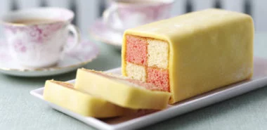 Battenberg Kuchen zubereieten - ein englisches Dessert mit deutscher Herkunft