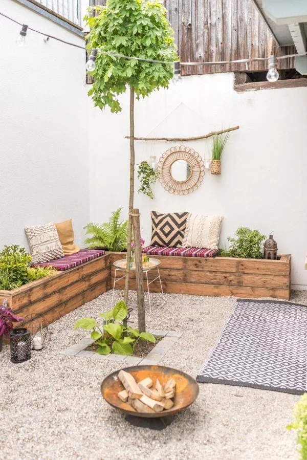 Gartenbank dekorieren – Ideen und Tipps für ein zauberhaftes Gartengefühl minimalistisch boho chic ideen