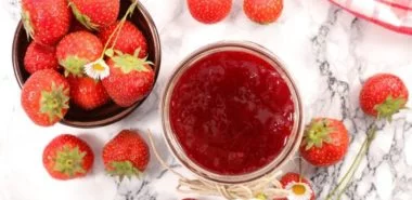 Erdbeermarmelade selber machen - ein einfaches Rezept und clevere Tipps