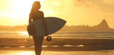Surfer Frisur – der aktuelle Sommerlook schlechthin