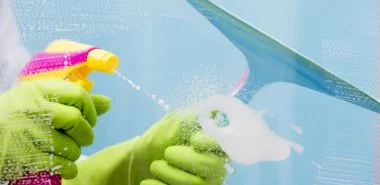 Dusche reinigen wie die Profis und Bakterien und Schimmel in Schach halten