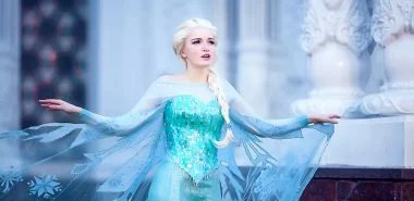 Elsa Frisur Ideen und Anleitungen aus dem Frozen Franchise