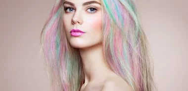 Holographic Hair – die Holo Technik ist Farbtrend Nr. 1