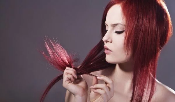 Schönes rotes Haar Frisuren Trends