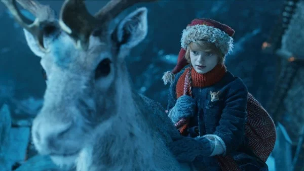 Top 5 der schönsten Kinderfilme zu Weihnachten, die der ganzen Familie Spaß machen ein junge namens weihnacht