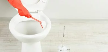 Toilette reinigen - Welche Hausmittel helfen dabei?