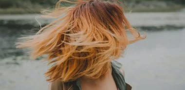 Kupfer Haarfarbe verleiht Ihren Haaren einen modernen warmen Look im Winter