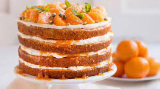 Veganer Mandarinen Kuchen in mehreren Schichten ein fantasievolles Dessert