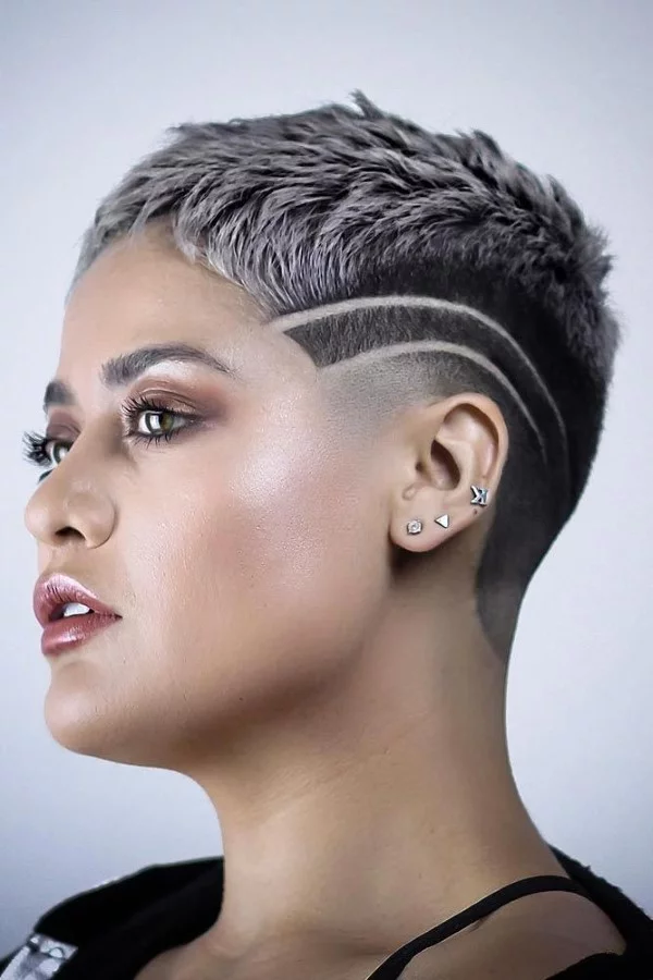 Fasson Haarschnitt für Damen – probieren Sie eine rebellische Fade Frisur aus schöne frisur mit fade