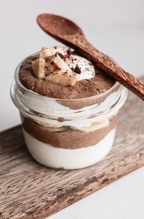 Tiramisu Porridge – gesundes Rezept mit Haferflocken für ein frönendes Frühstück leckeres dessert mit schichten