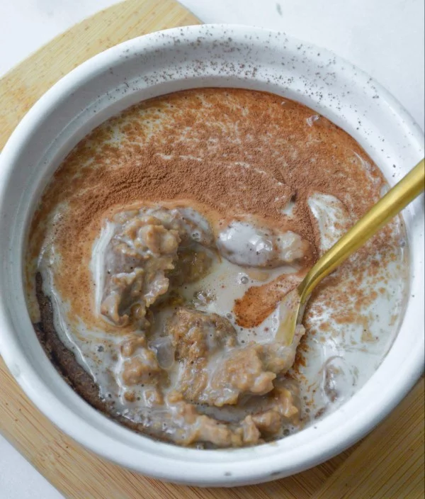 Tiramisu Porridge – gesundes Rezept mit Haferflocken für ein frönendes Frühstück schüssel tiramisu lecker